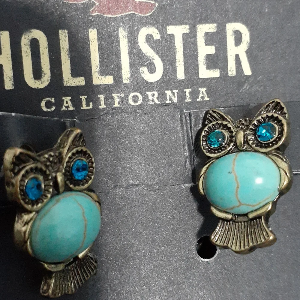 Hollister Gold Tone Owl With Blue Stones Earrings - Picture 2 of 3